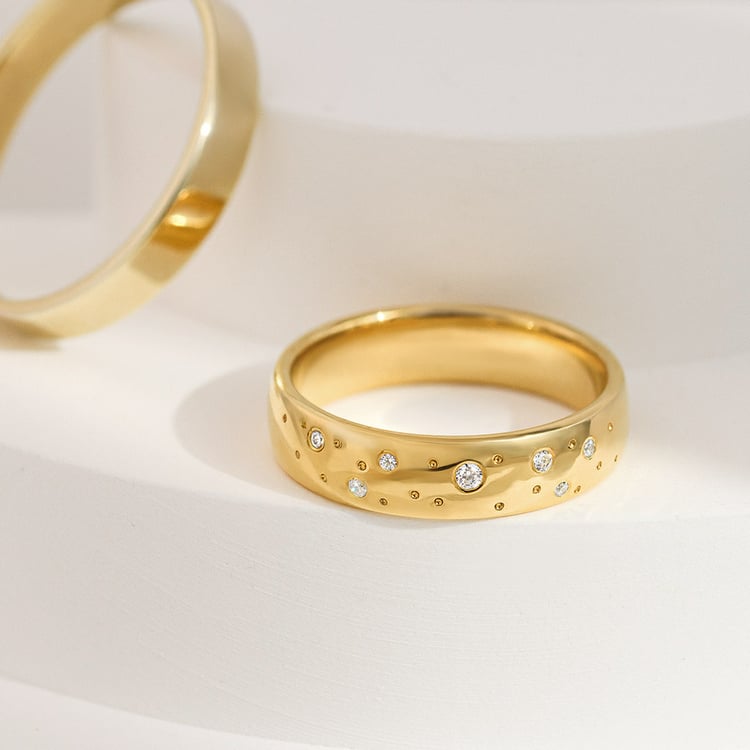 Eheringe aus Gold mit Meer von Diamanten Erich 156789