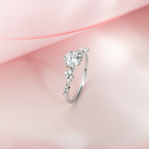 Romantischer Verlobungsring mit Diamanten Therese