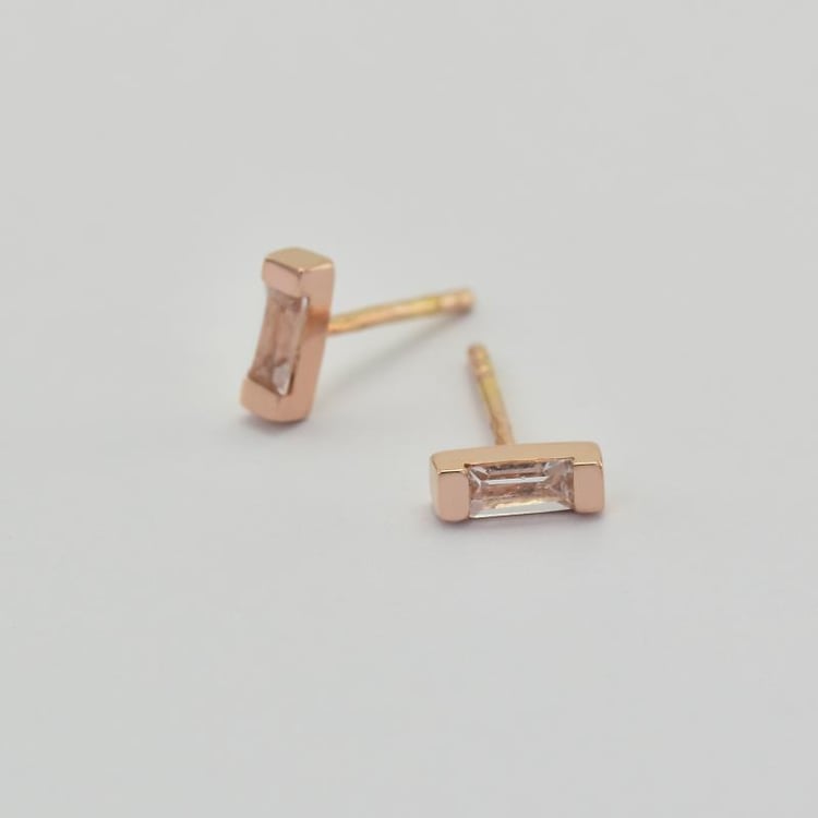 Goldene Ohrringe mit Saphir 29749