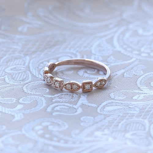 Eheringe aus einem Vintage-Ring mit Lab Grown Diamanten und einem Komfort-Ring Hadya
