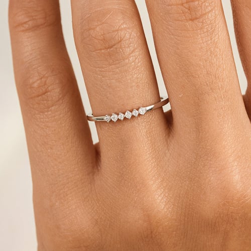 Minimalistischer Ring aus Silber mit Lab Grown Diamanten Casper