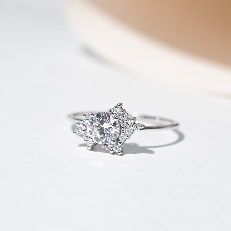 Unkonventioneller Cluster Verlobungsring mit Diamanten Talisha 128179