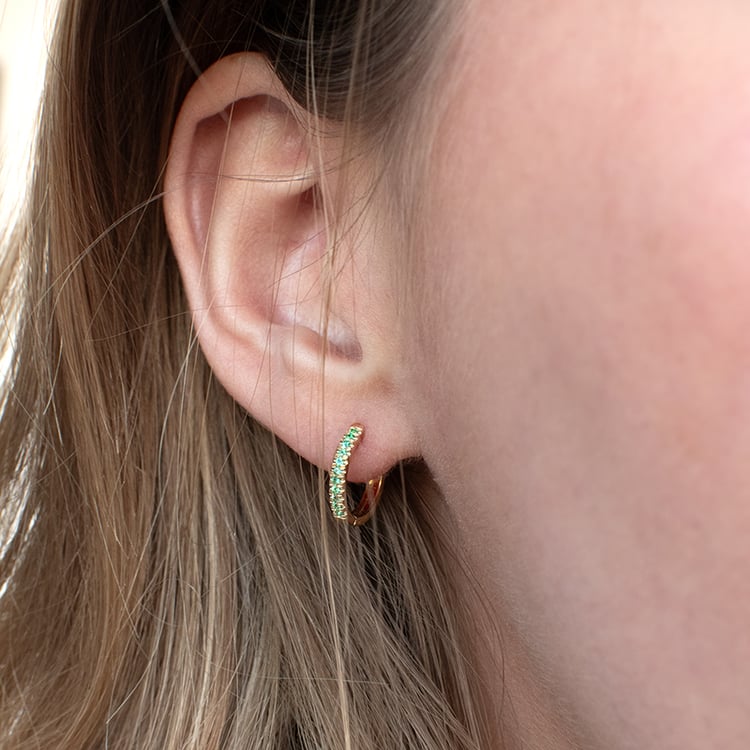 Elegante runde Ohrringe mit Smaragden Gomati 134935