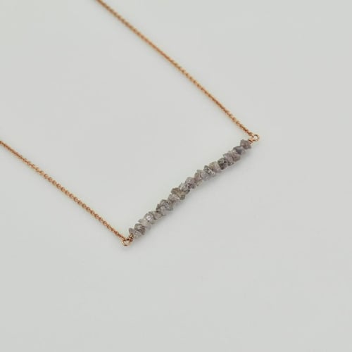 Goldener Choker mit rosa ungeschliffenen Diamanten Wandalee