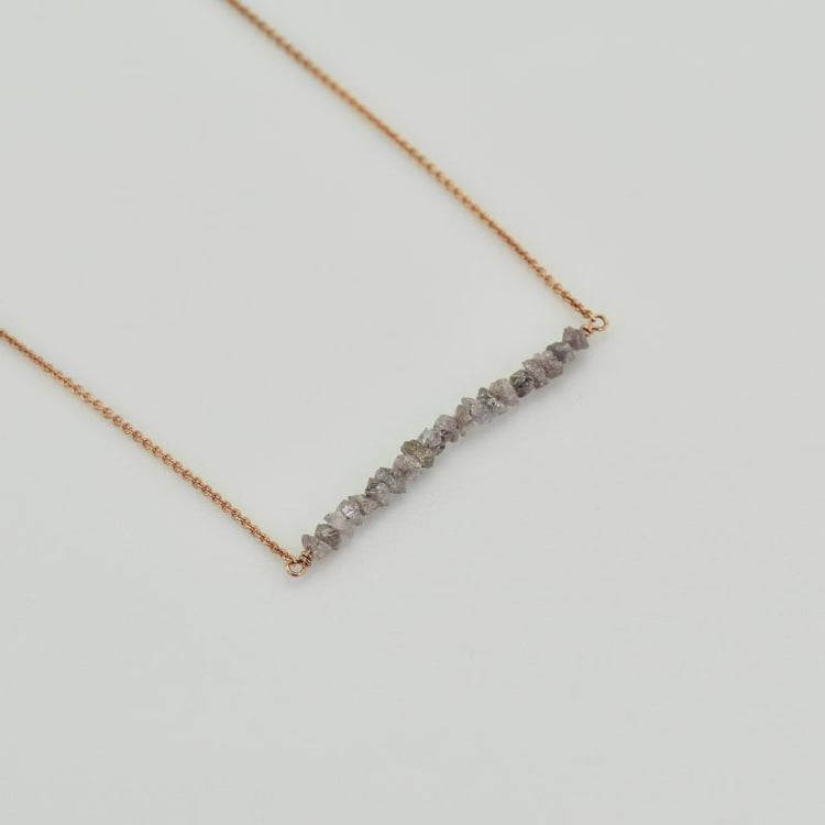 Goldener Choker mit rosa ungeschliffenen Diamanten Wandalee 38650