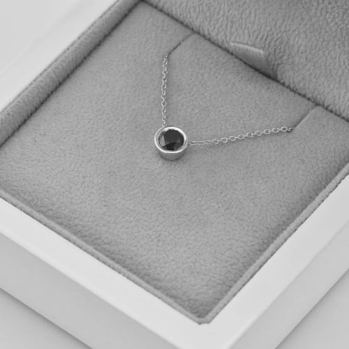 Silberkette mit schwarzem Diamanten Jonie