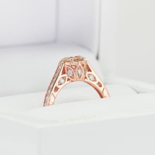 Verlobungsring mit Morganit und Diamanten Volans