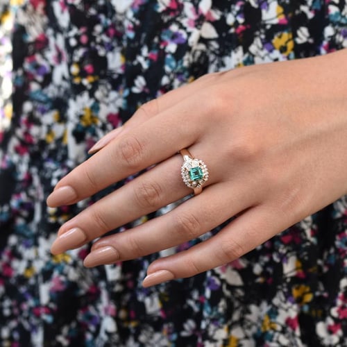 Wunderschöner Smaragdring mit Diamanten Navin
