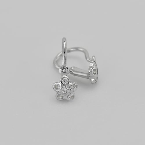 Goldene Kinderohrringe in Form einer Blume mit Lab Grown Diamanten Alexandra