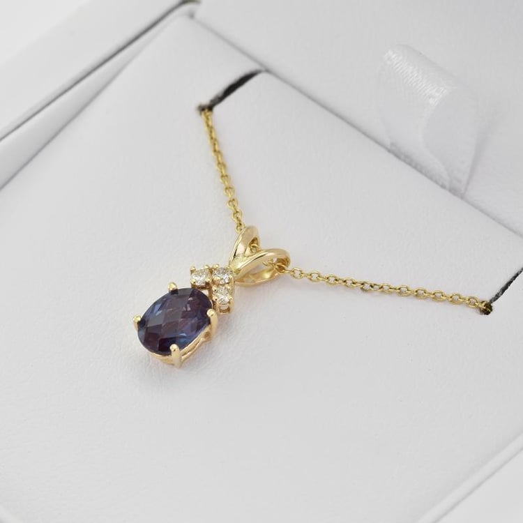 Goldanhänger mit Alexandrit und Diamanten Tamatha 27677