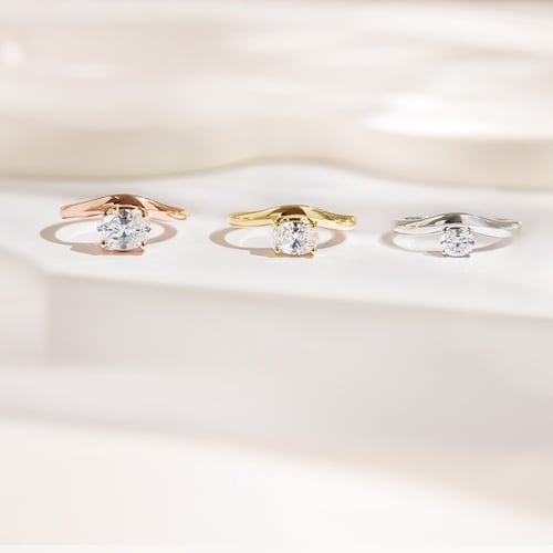 Atypischer Verlobungsring mit 0.5ct IGI-zertifiziertem ovalem Diamanten Adina
