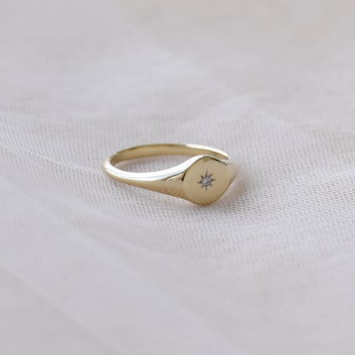 Goldener Siegelring mit Diamantstern Keylo