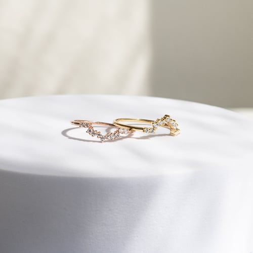 Ring in V-Form mit runden Lab Grown Diamanten Callum