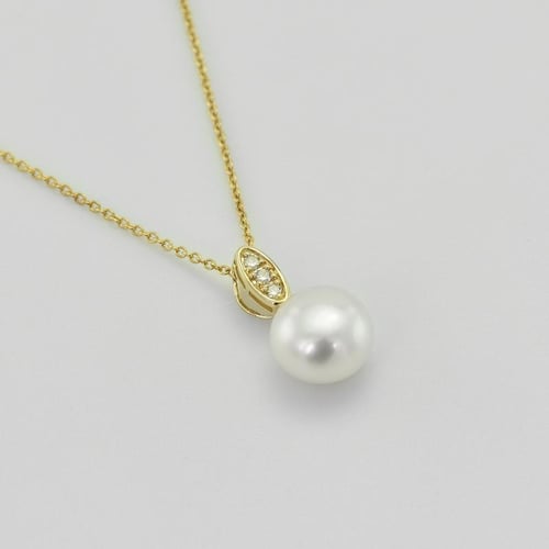Goldene Anhänger mit Diamanten Alixa