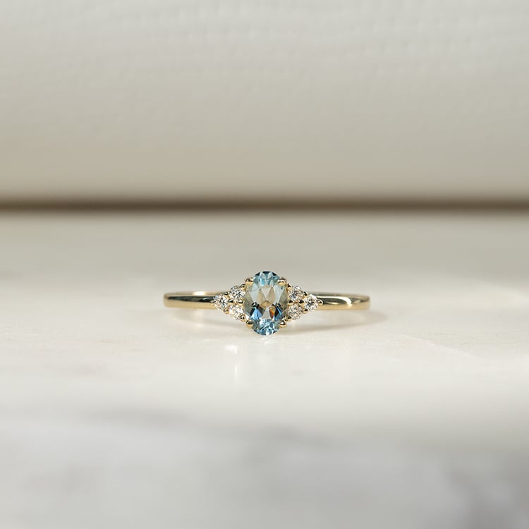 Eleganter Ring mit Aquamarin und Diamanten Sheldo 134012