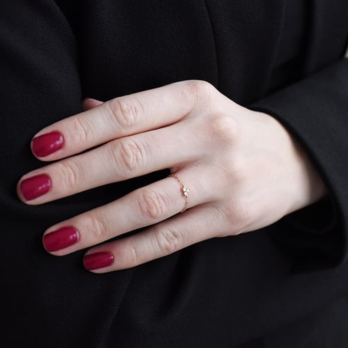 Ungewöhnlicher minimalistischer Ring mit Diamanten Luthar