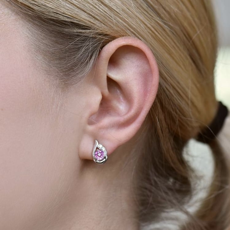 Tränenförmige Silberohrringe mit rosa Saphiren Edily 109240