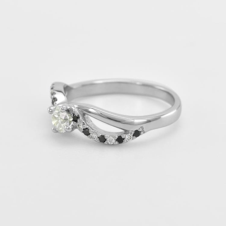 Ring aus Platin mit Diamanten 45471