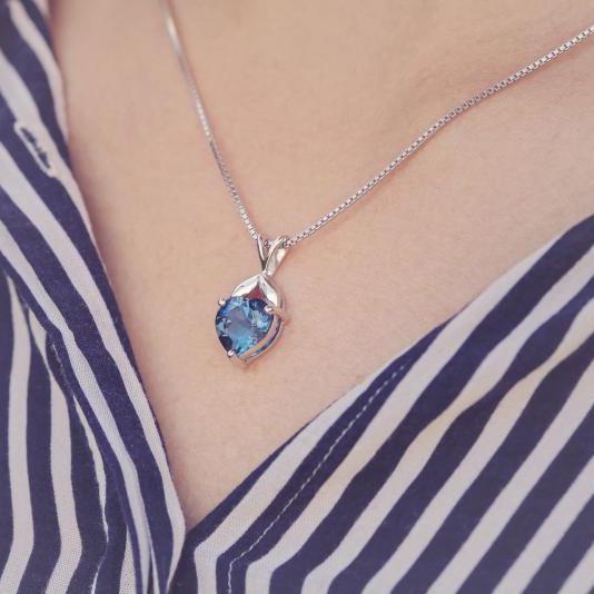 Anhänger mit Topas 14801