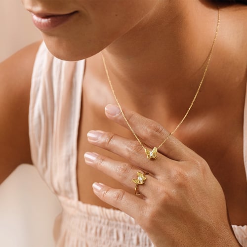 Anhänger mit Diamanten in Form eines Schmetterlings Larisa