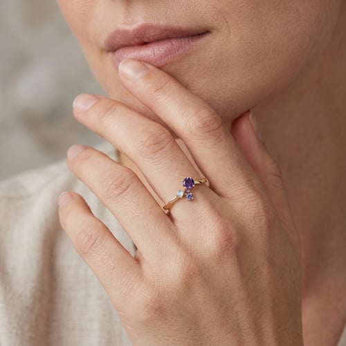 Lila Cluster Ring mit Amethyst und Edelsteinen Roche