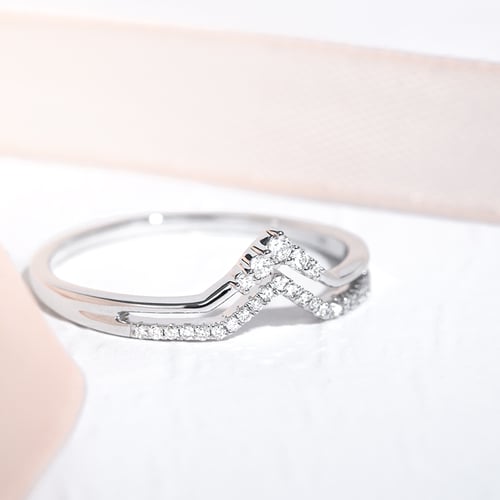 Ausgeschnittener Ring mit Lab Grown Diamanten Themba