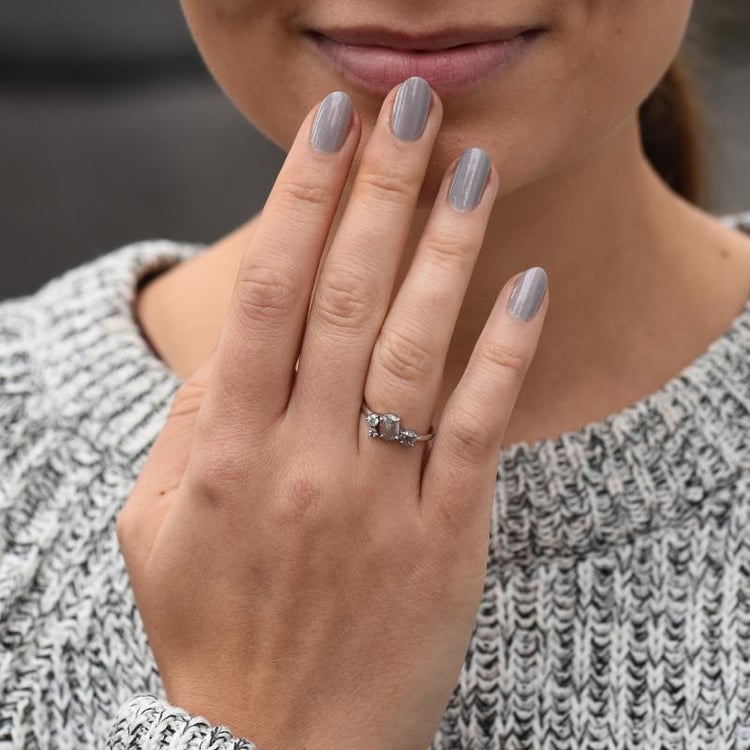 Cluster-Ring mit Salt and Pepper Diamanten und Saphir Gauma 49090