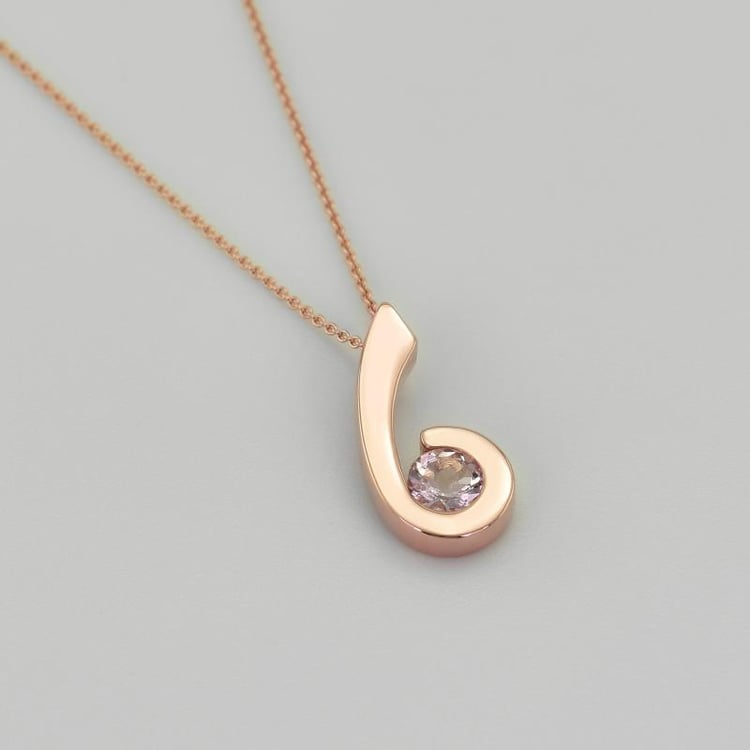 Romantische Anhänger aus Gold mit Morganit Renu 37398