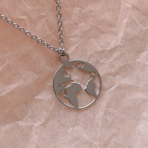 Minimalistischer Silberanhänger mit Weltkarte World