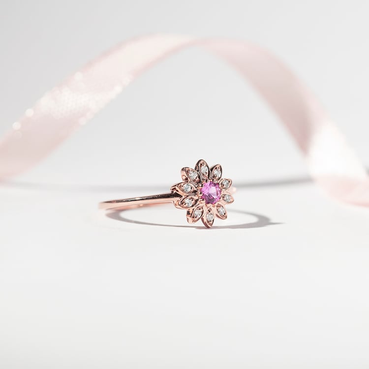Ring mit einer Blume aus rosa Saphir und Lab Grown Diamanten Noely 113040