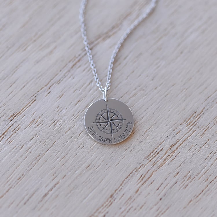 Goldanhänger mit gravierten Wunschkoordinaten Naira 60055