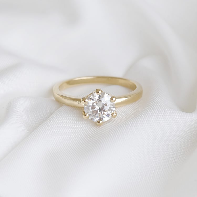 Goldener Verlobungsring mit Solitär-Moissanit Mukti 93494