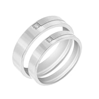 Goldene Eheringe mit Diamant Maskali