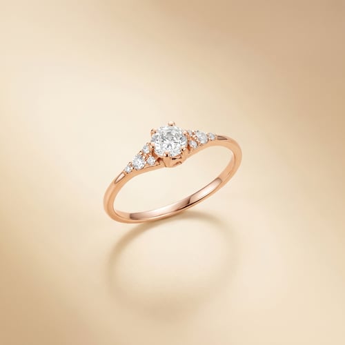 Verlobungsring mit Buchstaben und Lab Grown Diamanten Diana
