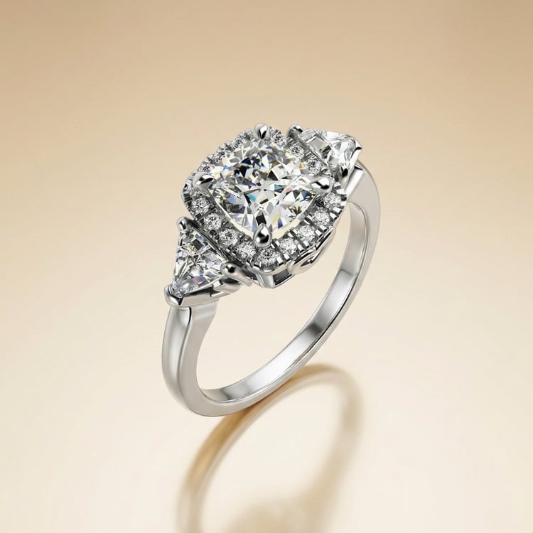Verlobung Diamantring Halo auf dem Finger 169969