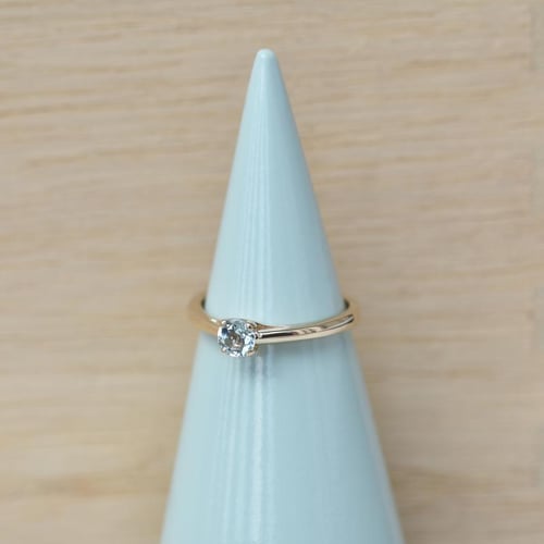 Verlobungsring aus Gold mit Aquamarin Katya