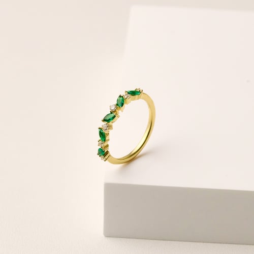Half-Eternity-Ring aus Gold mit grünen Smaragden Zubin