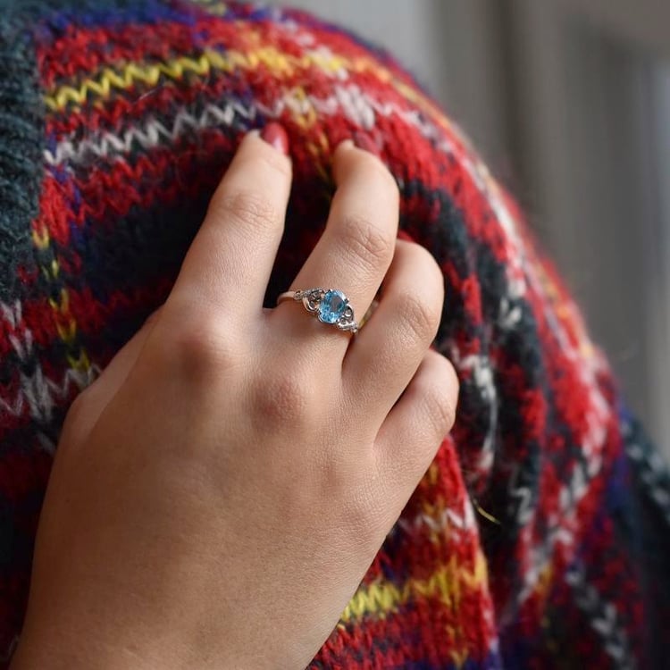 Goldring mit Blautopas und Diamanten Alanyse 106892