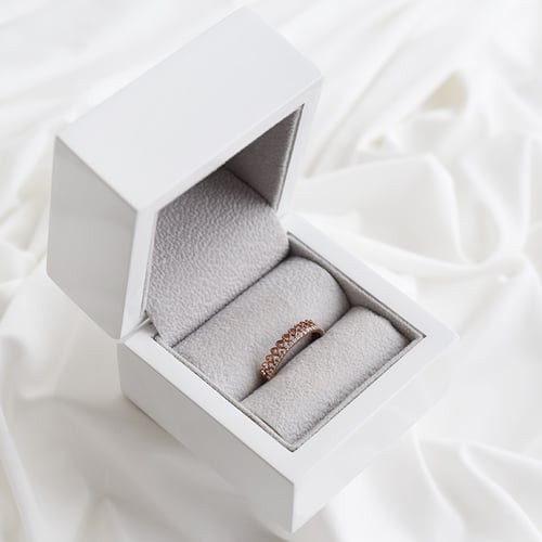 Romantischer Eternity-Ring mit Diamanten Jaska