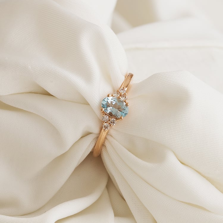 Eleganter Ring mit Aquamarin und Diamanten Sheldo 121308