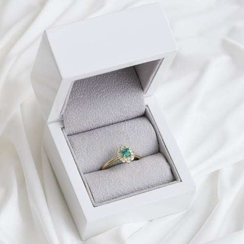 Smaragdring mit Diamanten aus Gold Chente
