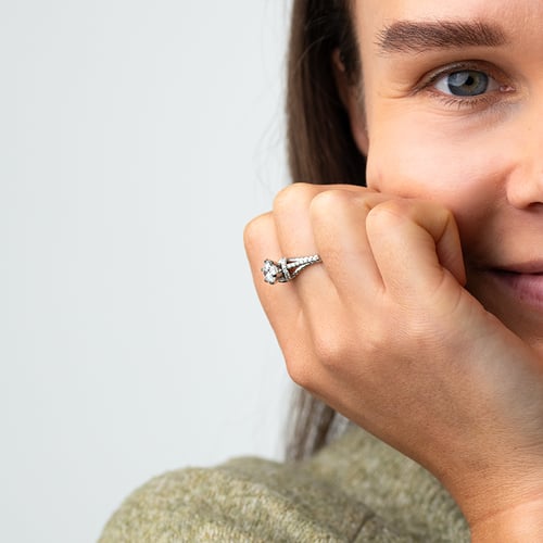 Verlobungsring mit Diamanten Heshmy