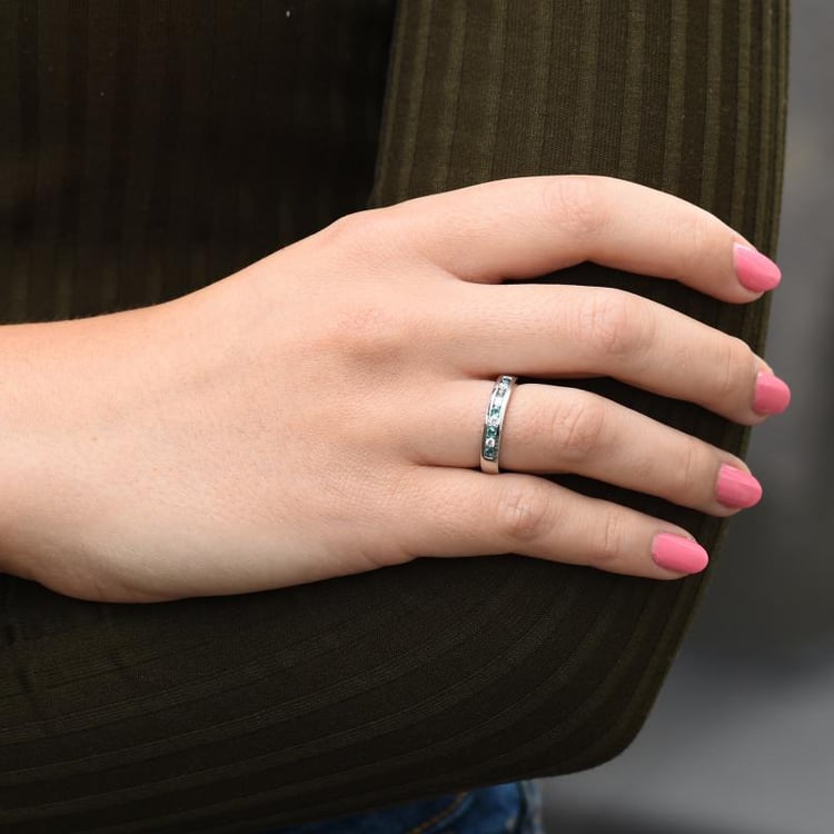 Ring mit Smaragden und Diamanten halbbesetzt Nosian 49764