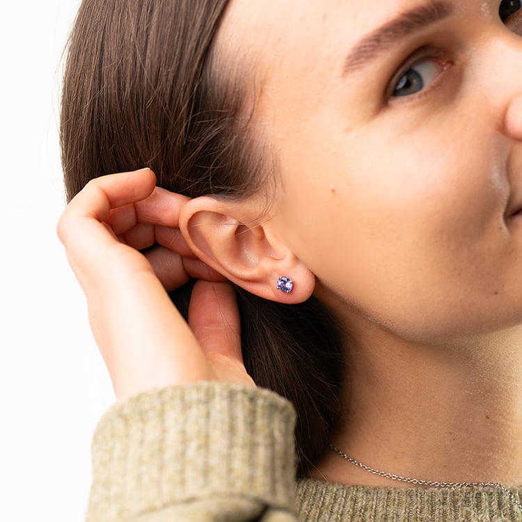 Goldohrringe mit runden Tanzaniten Hulda 147459