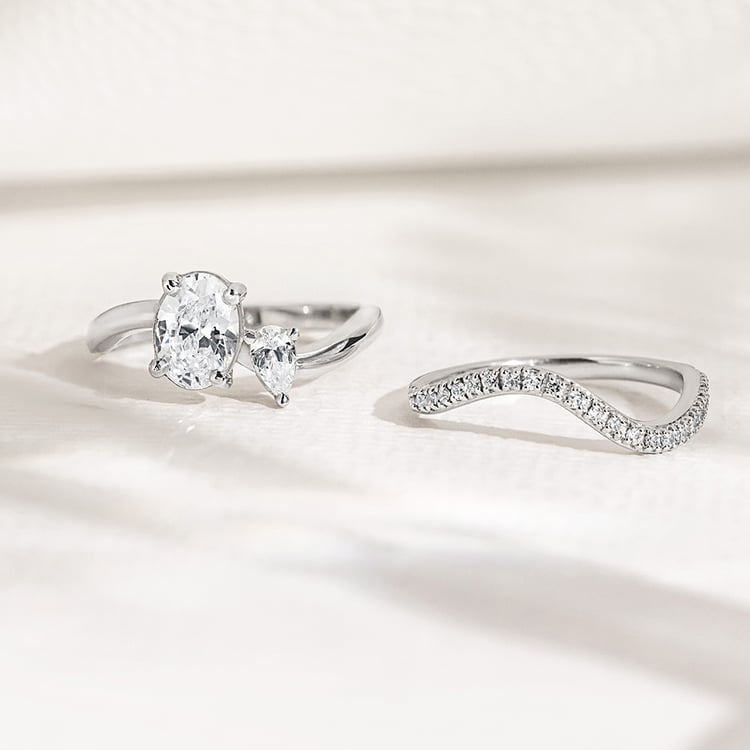 Einzigartiges Verlobungs-Set aus Ringen mit Diamanten 156524