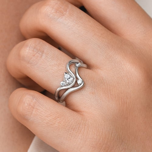 Romantisches Verlobungs-Set mit Diamantringen Susan
