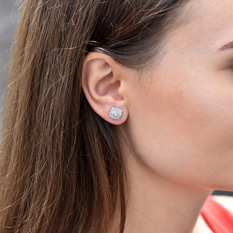 Wunderschöne Ohrstecker voll von Diamanten Jodene 44925