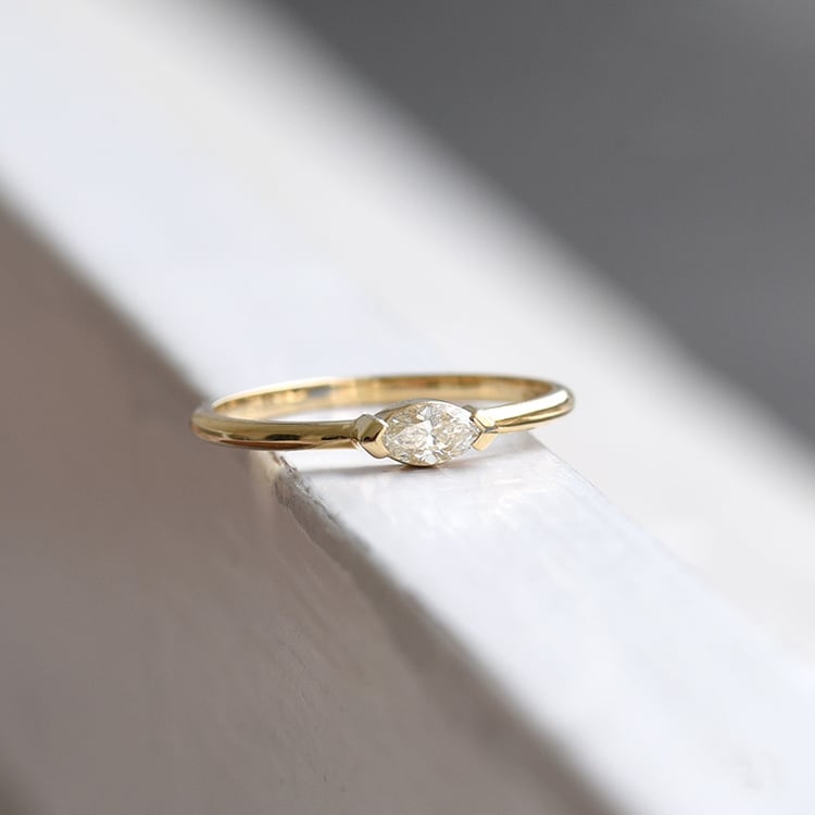 Eleganter Ring mit Marquise-Diamanten Catrin 100299