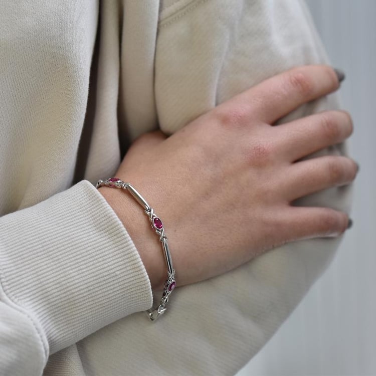 Zartes Armband mit Rubinen Billie 17981