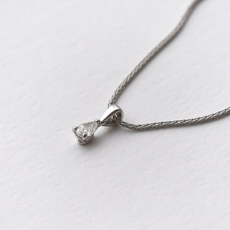 Kette aus Platin mit einem 0.19ct GIA zertifizierten Diamanten Quinn 72932